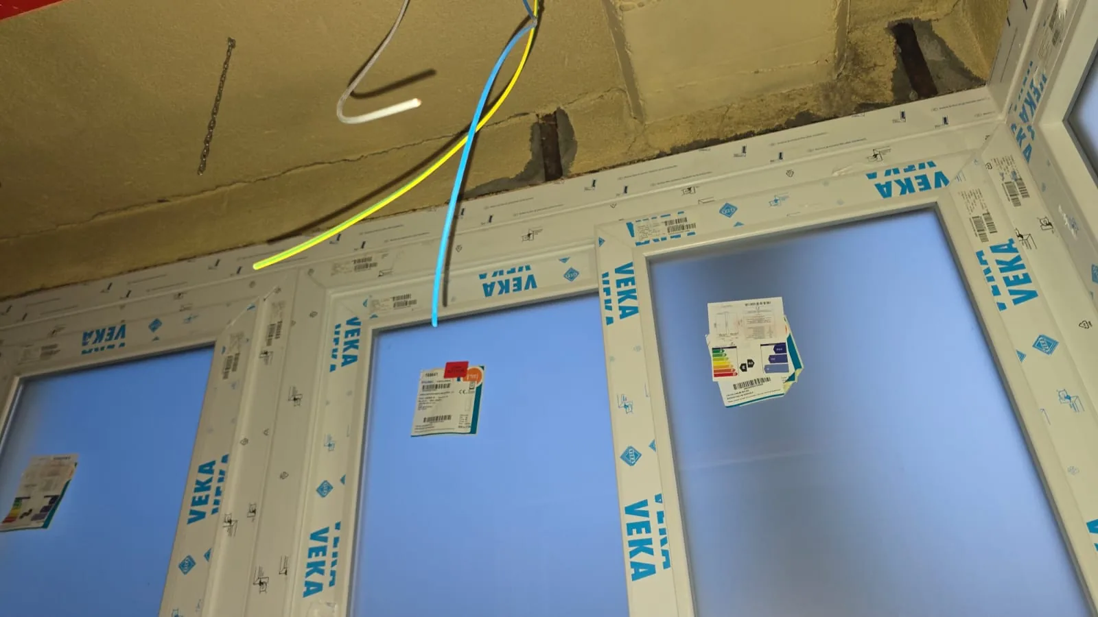 Instalación de ventanas de PVC y aluminio de alta eficiencia térmica - v 18